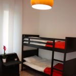 camera arancio 6